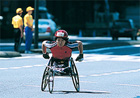 車いすランナーの平均走破タイムは、障害のない人を上回るのが普通だ